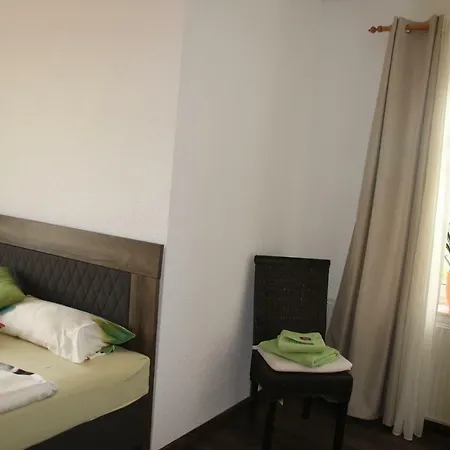 Zum Alten Koenig Апартаменты *